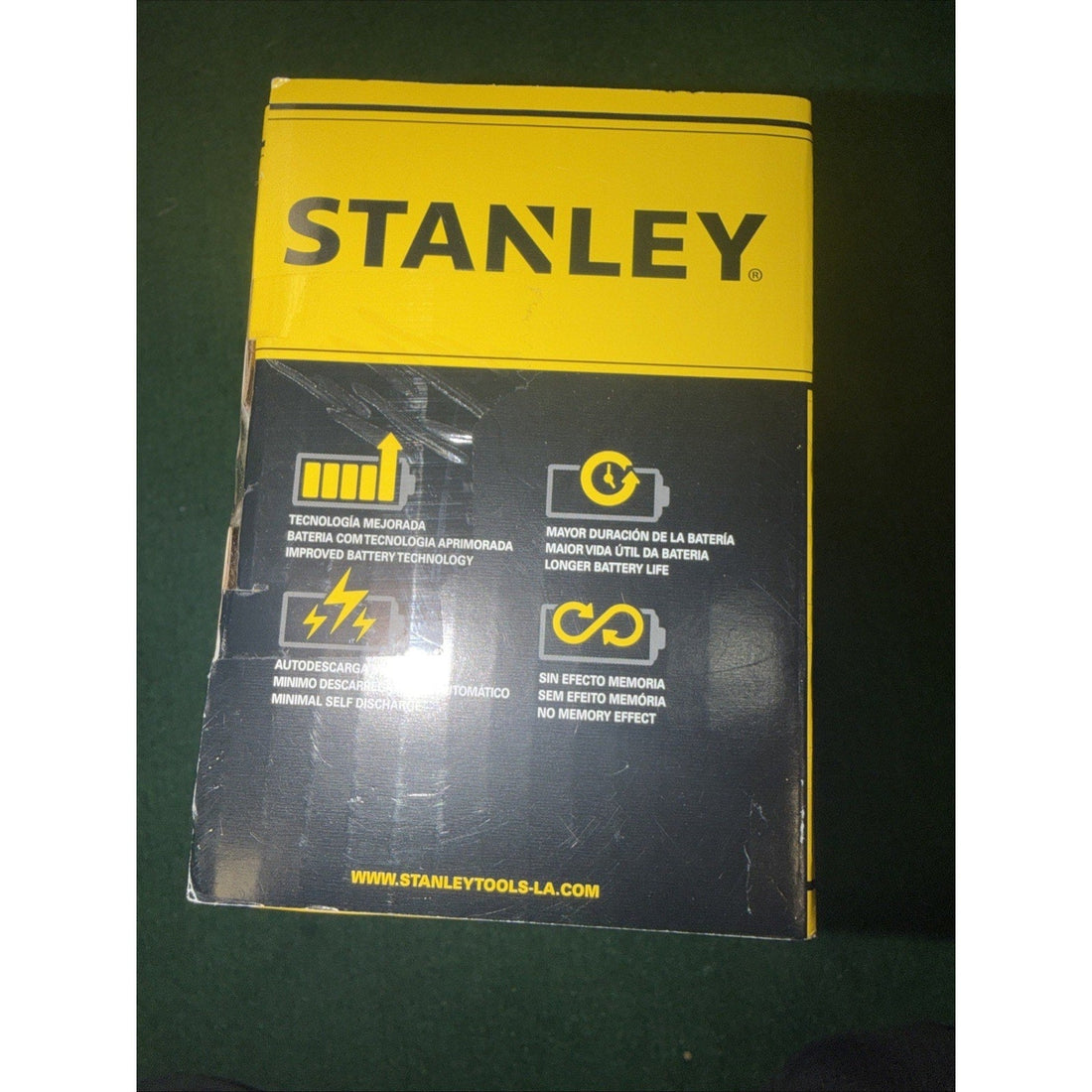 Stanley SCB104C-B3 20V MAX 4Ah Lithium Battery & Fast Charger Starter Kit