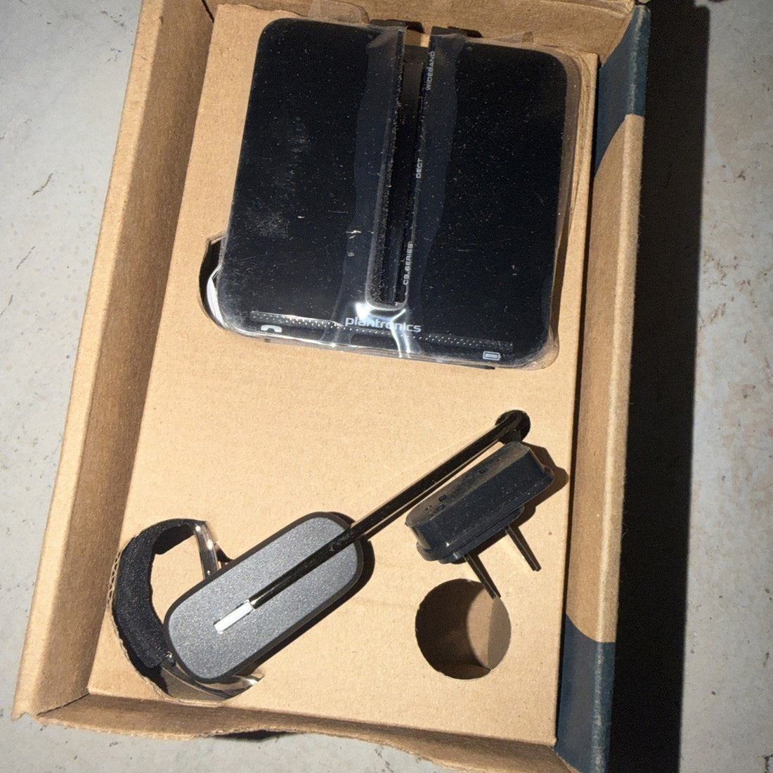 Plantronics CS540 Wireless DECT Office Headset System with HL10 Handset Lifter
