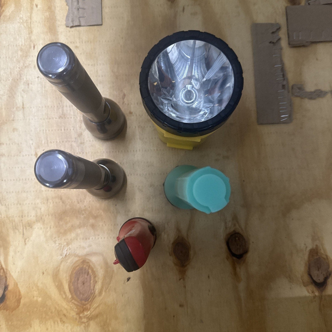 Vintage Flashlights & Lantern, Lot of 5 (Eveready, Garrity, Maglite Style)