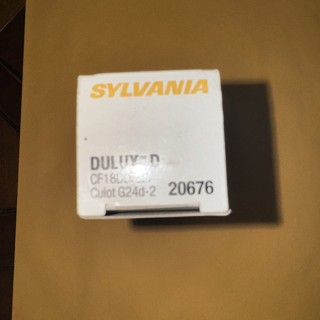 Sylvania CF18DD/827 T4 CFL 2-Pin G24d-2 Base 18-Watt Compact Fluorescent New