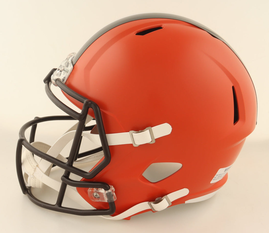 Nick Chubb Signed Browns Full-Size Speed Helmet (Beckett) Beckett Witnessed