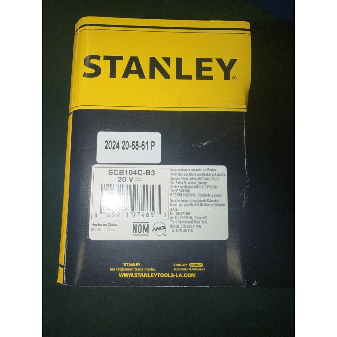 Stanley SCB104C-B3 20V MAX 4Ah Lithium Battery & Fast Charger Starter Kit