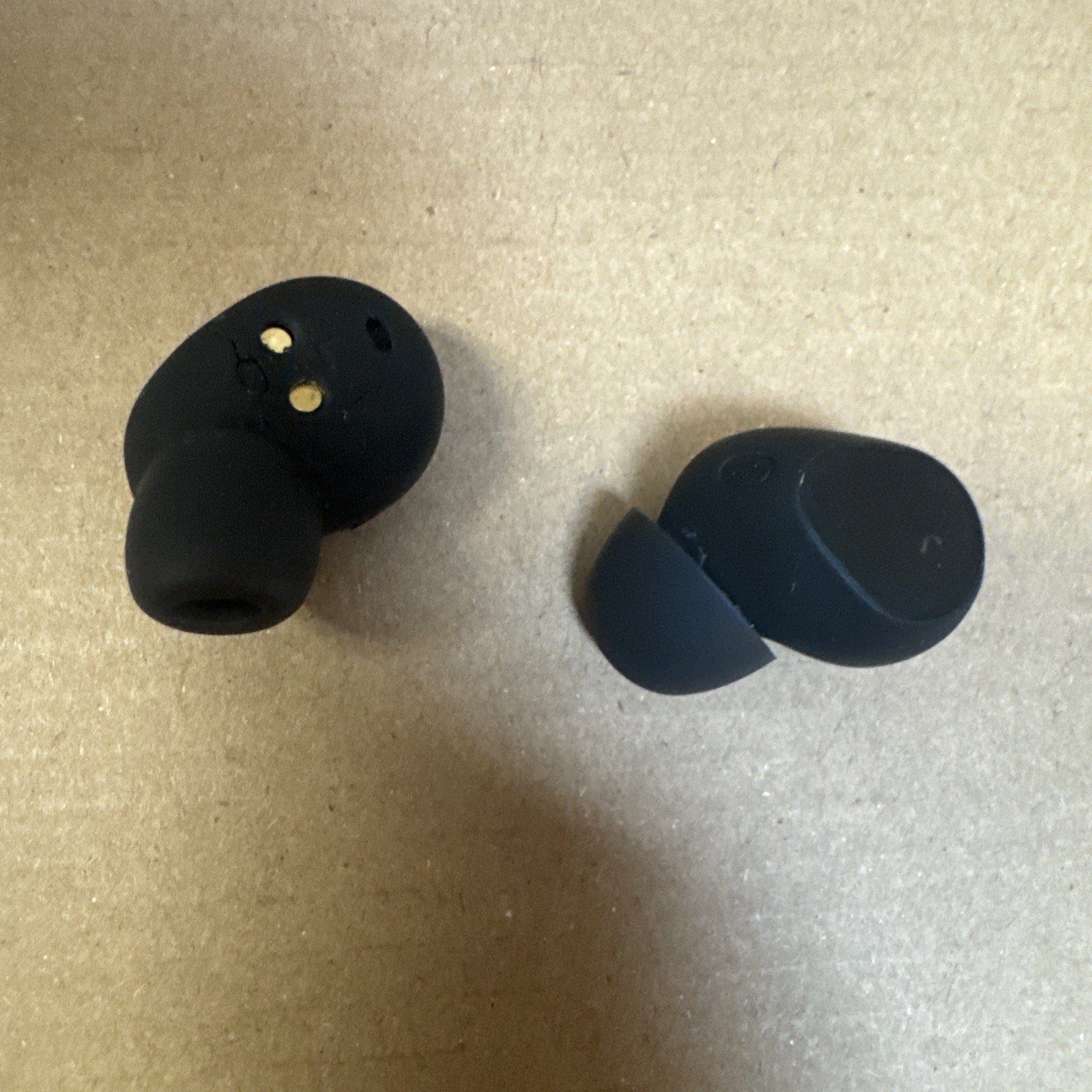 Jabra Elite 10 Titanium Black – L+R Earbuds + Charging Case – For Parts