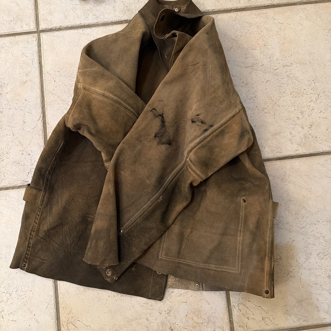 Heavy-Duty Leather Welding Jacket with Gloves