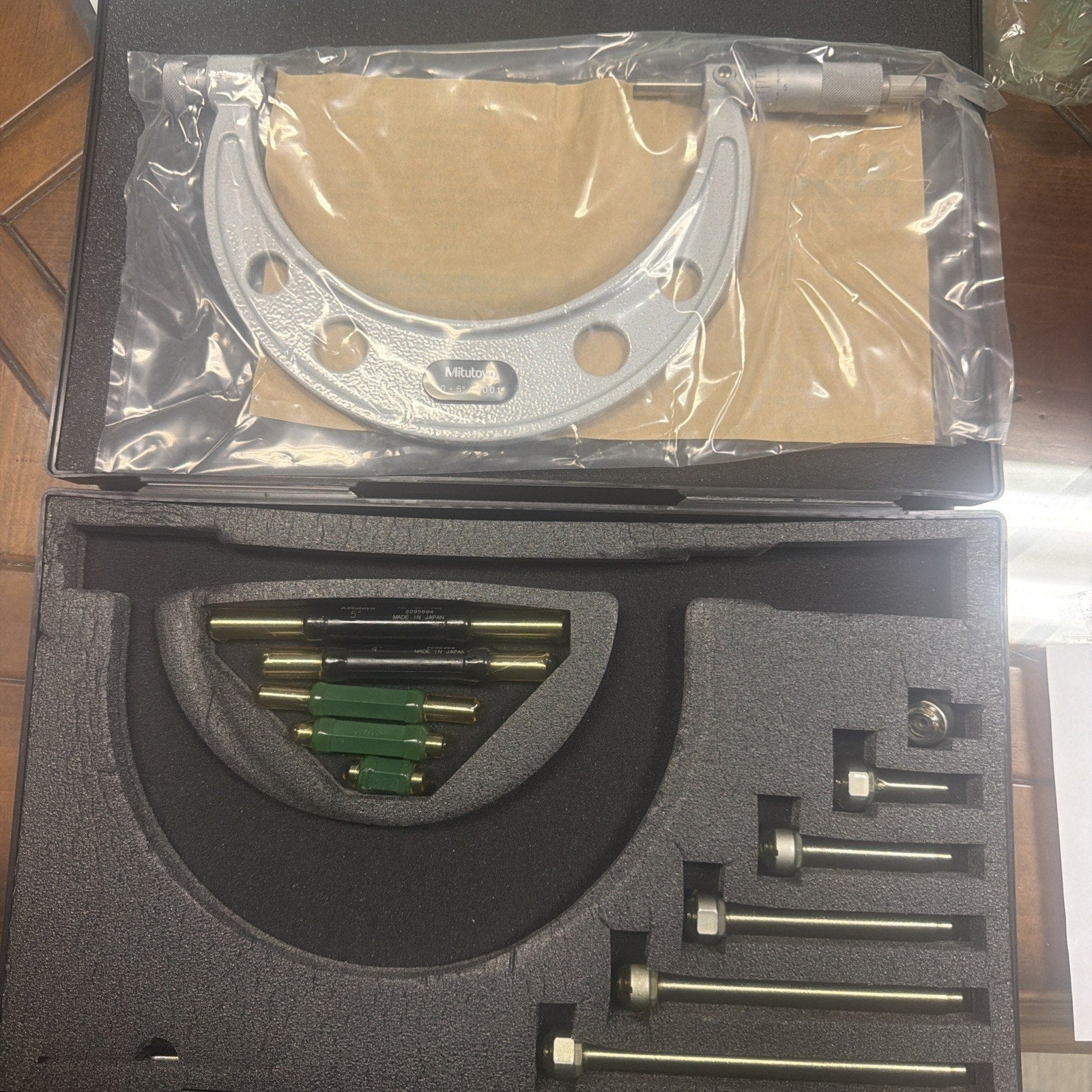 Mitutoyo 104-137 0-6" .001" Interchangeable Anvil Micrometer Set w/Standards