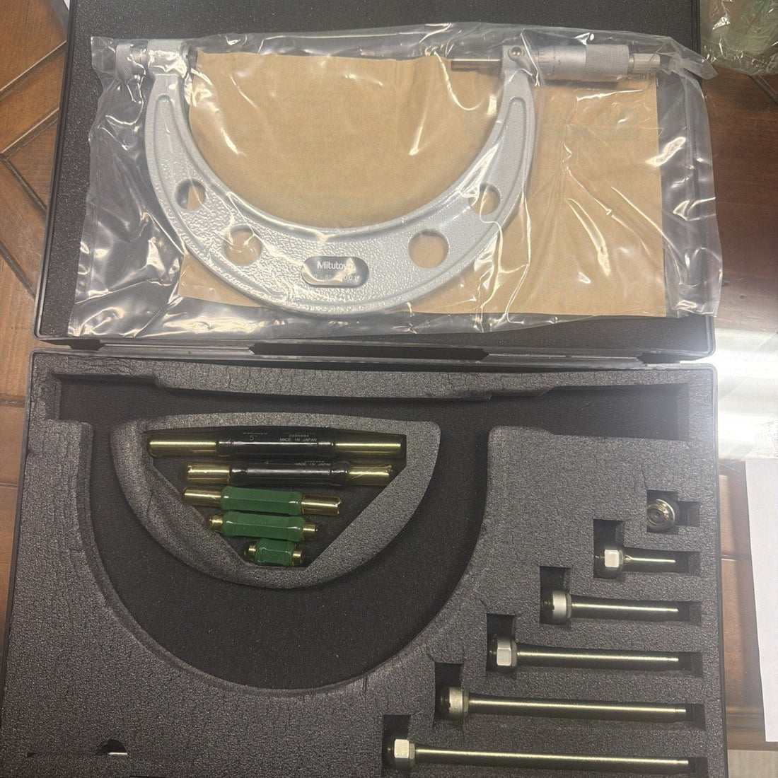 Mitutoyo 104-137 0-6" .001" Interchangeable Anvil Micrometer Set w/Standards