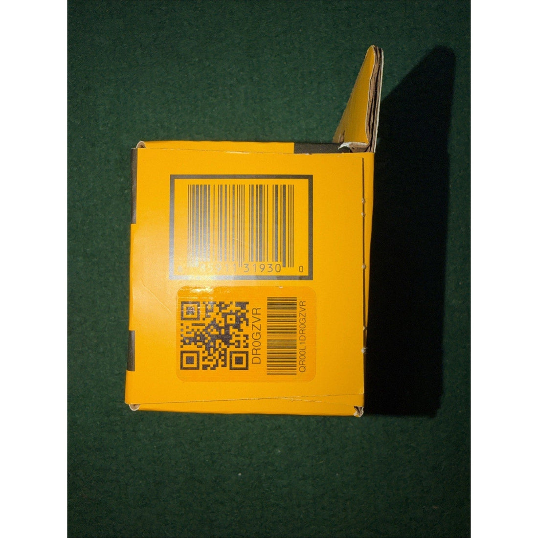DEWALT DCB204 20V MAX XR 4Ah Lithium-Ion Battery Pack - Black/Yellow