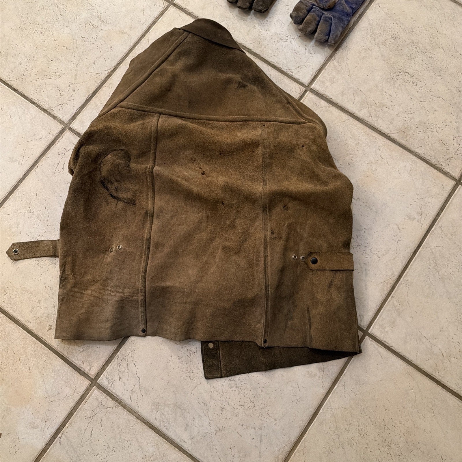 Heavy-Duty Leather Welding Jacket with Gloves