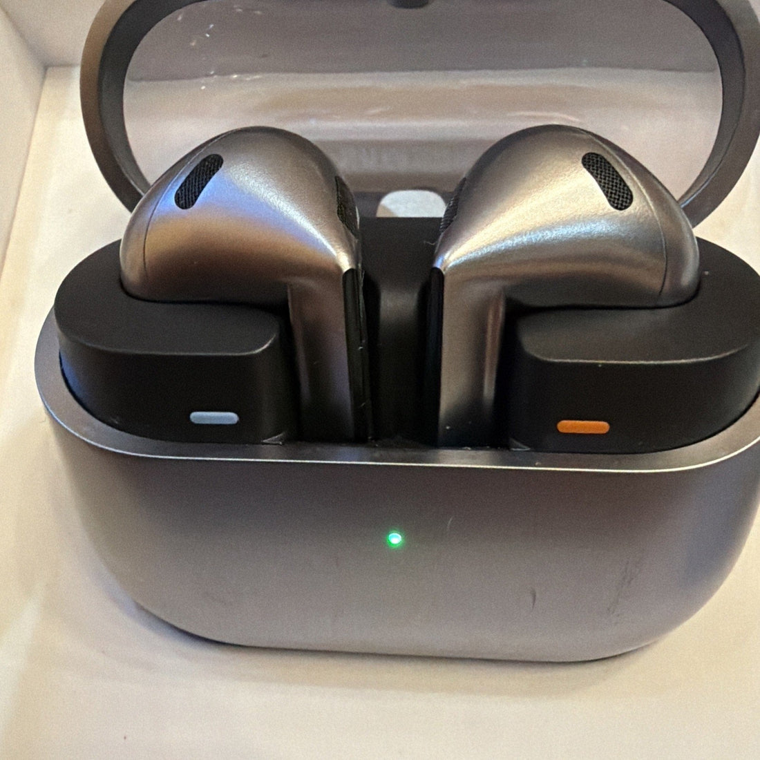 Samsung Galaxy Buds3 SM-R530 True Wireless Bluetooth Earbuds Silver