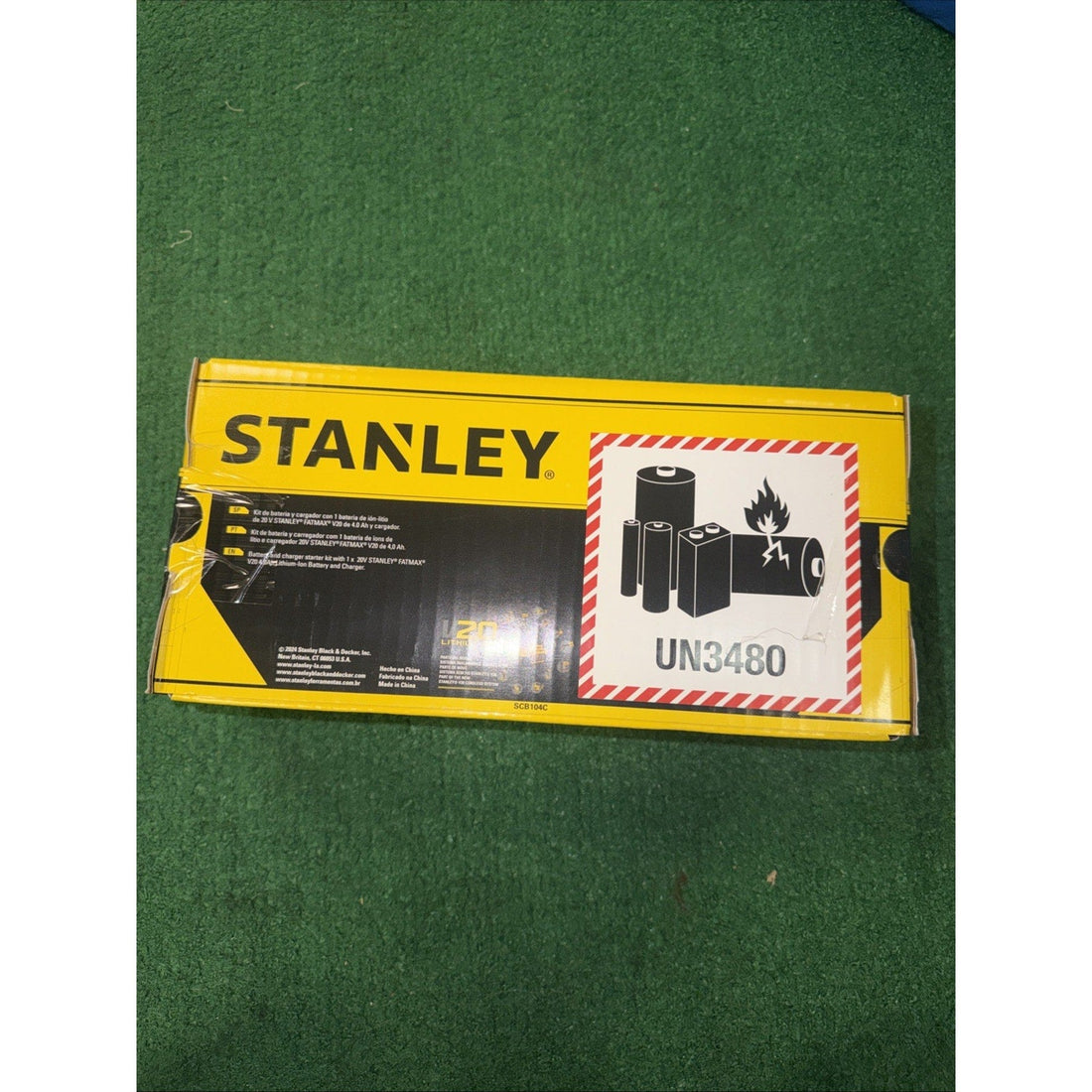 Stanley SCB104C-B3 20V MAX 4Ah Lithium Battery & Fast Charger Starter Kit