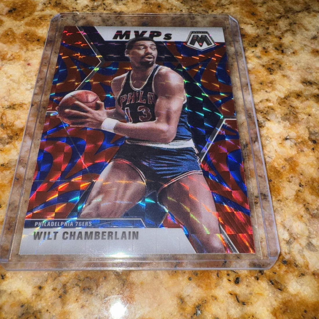 2019-20 Mosaic MVPs #300 Wilt Chamberlain Reactive Blue Prizm, 76ers, NM-MT