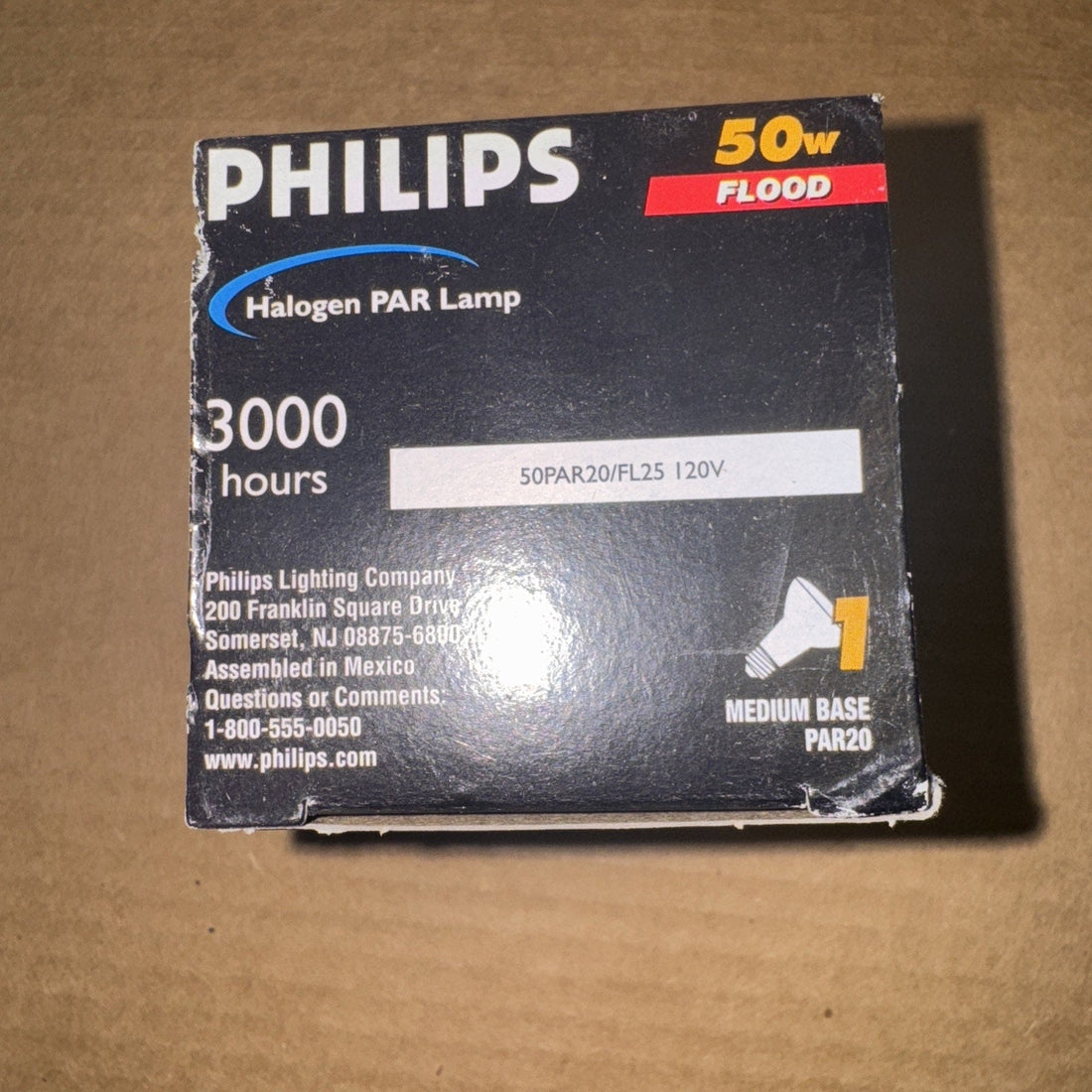 Philips Halogen PAR Lamp 50W 50 PAR36/NSP 12 Volt Compact Flood Spot