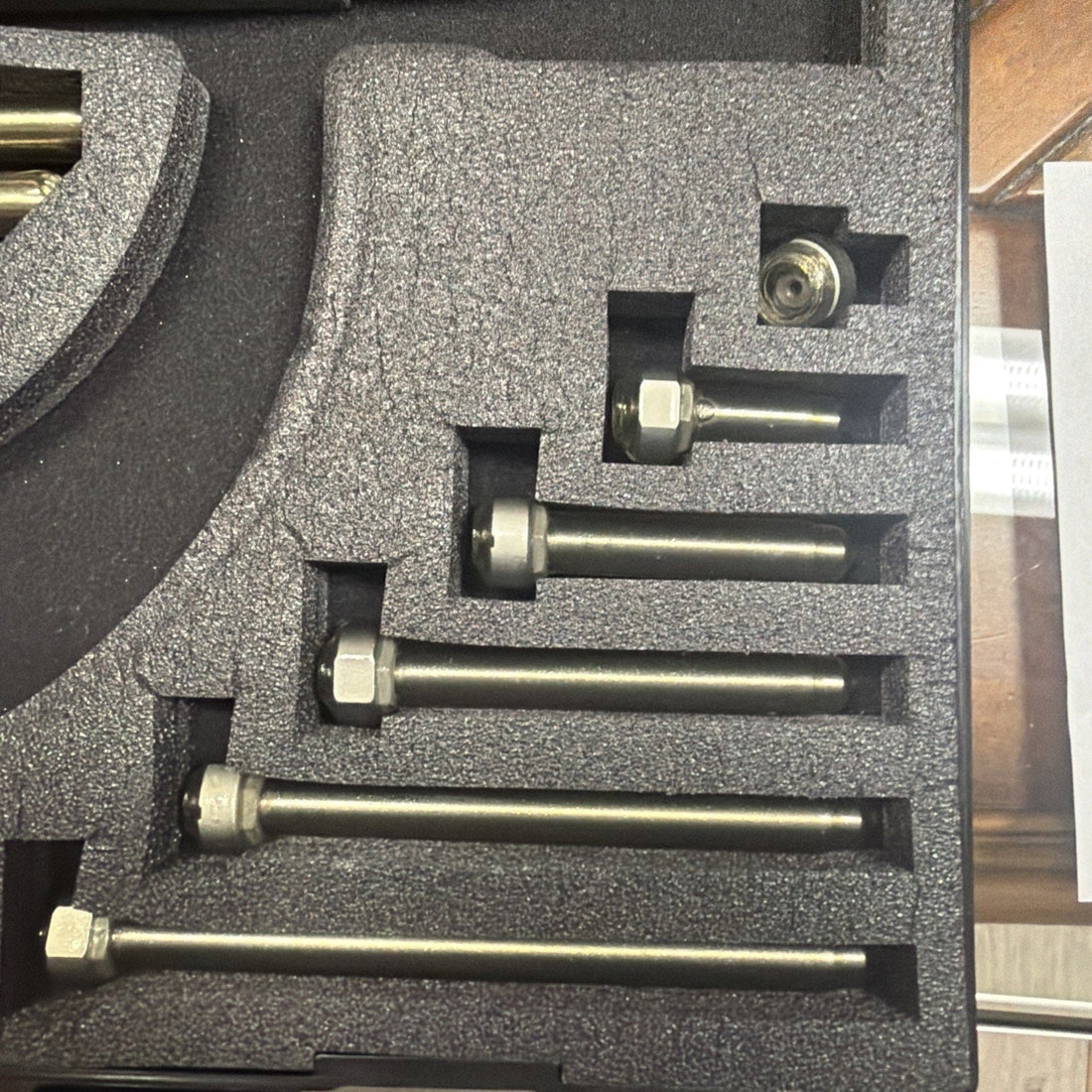 Mitutoyo 104-137 0-6" .001" Interchangeable Anvil Micrometer Set w/Standards