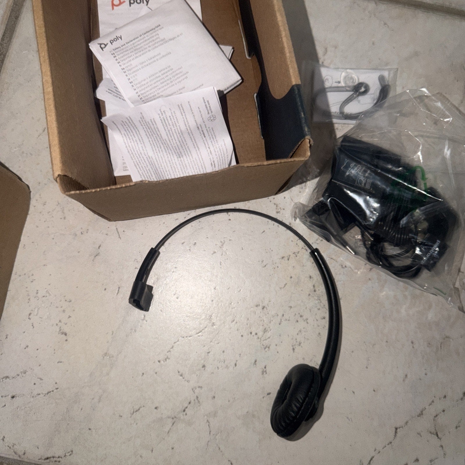 Plantronics CS540 Wireless DECT Office Headset System with HL10 Handset Lifter