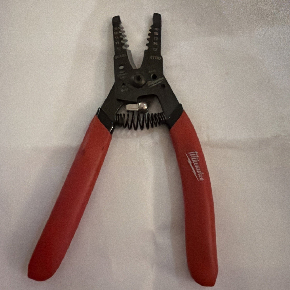 Milwaukee Automatic Wire Stripper, 10–20 AWG