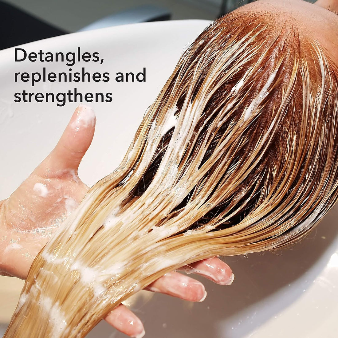 Macadamia Professional Hair Care Sulfate Weightless Repair Conditioner