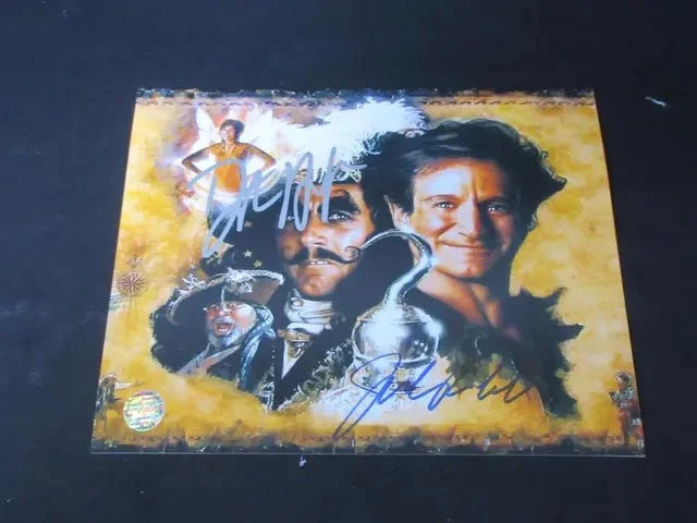 Julia Roberts & Dustin Hoffman Signed 8x10 Photo (SSC COA)