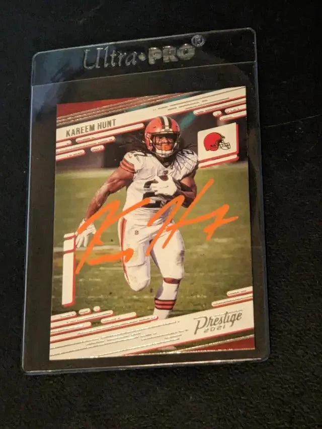 Kareem Hunt Cleveland Browns autographed card w/coa