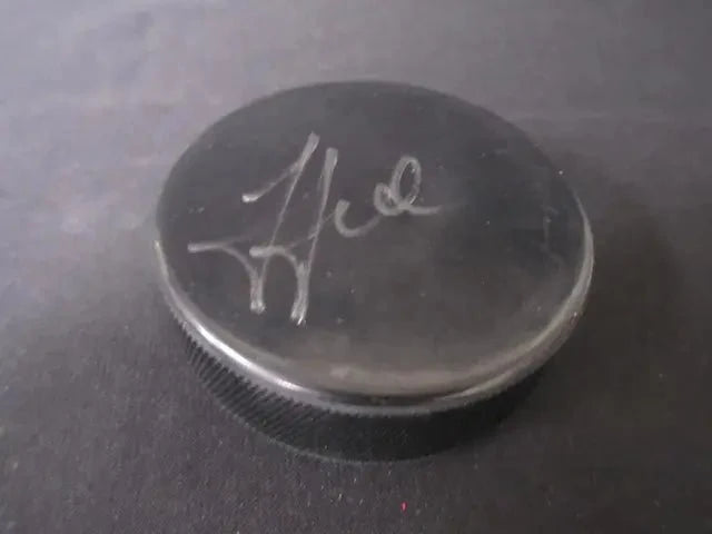 Steven Stamkos Signed Hockey Puck (Heritage COA)