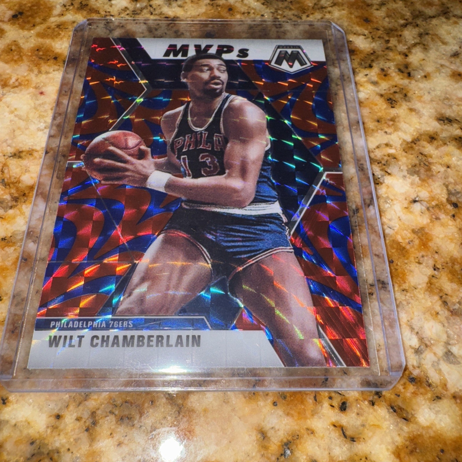 2019-20 Mosaic MVPs #300 Wilt Chamberlain Reactive Blue Prizm, 76ers, NM-MT