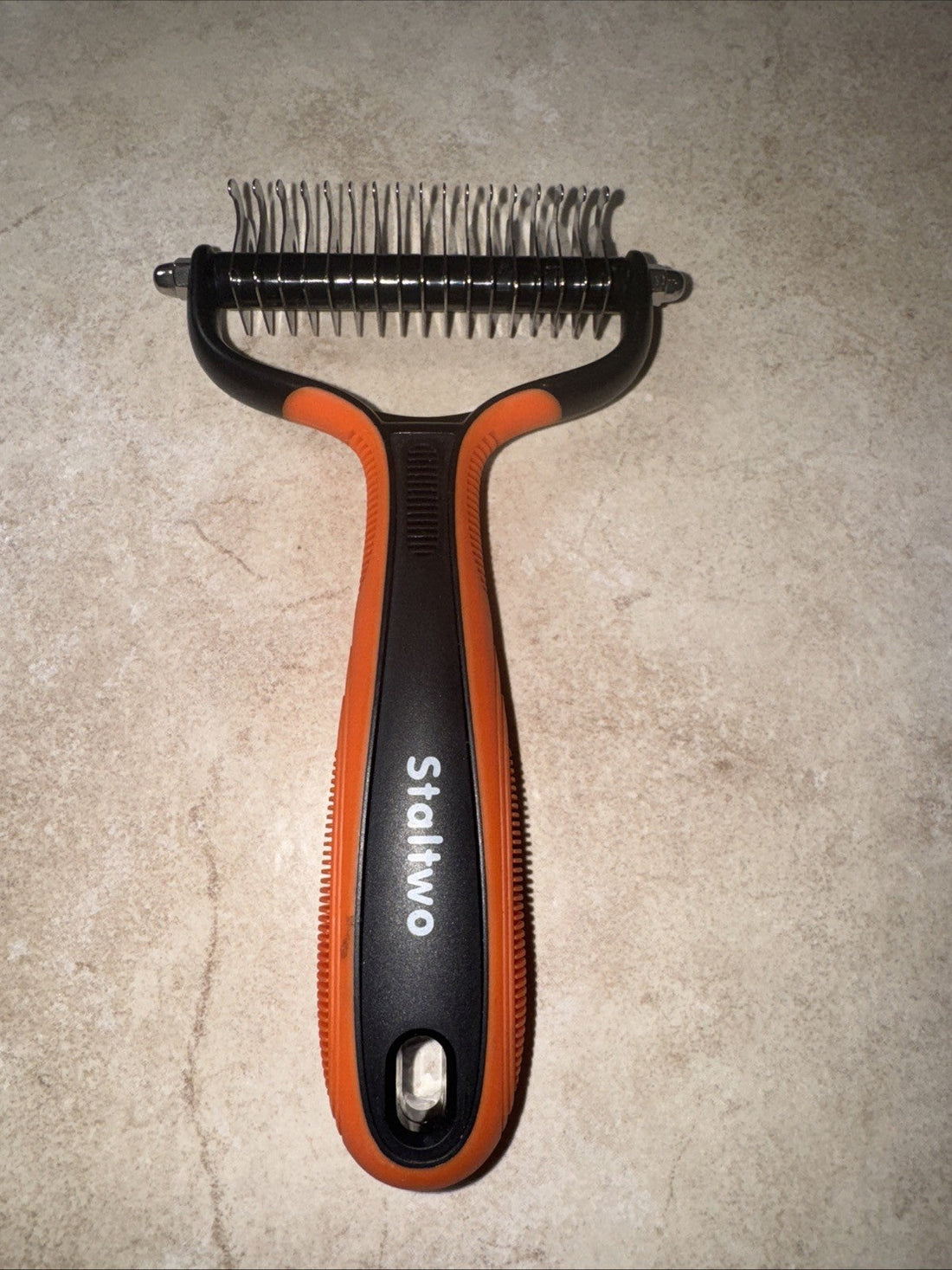 Staltwo 2-in-1 Deshedding Dog Brush Undercoat Rake, Orange Rubber