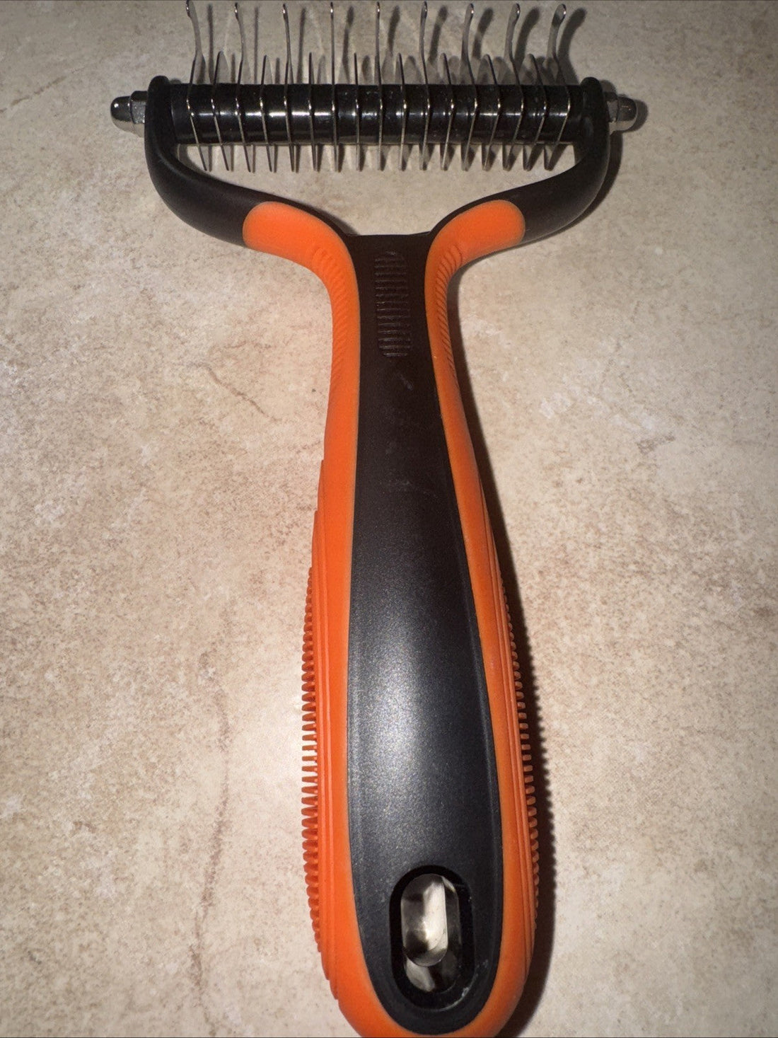 Staltwo 2-in-1 Deshedding Dog Brush Undercoat Rake, Orange Rubber